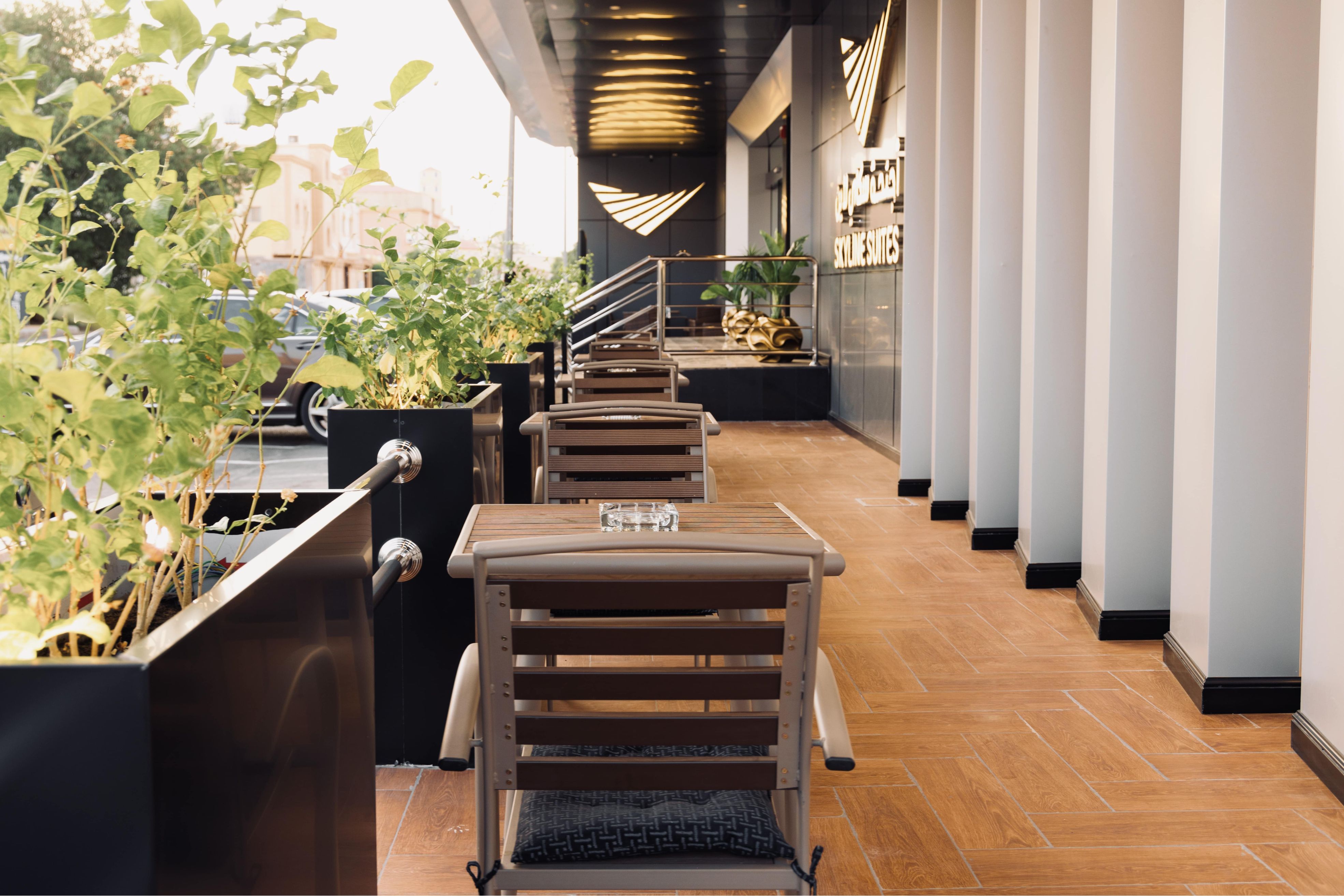 SKYLINE HOTEL & SUITES